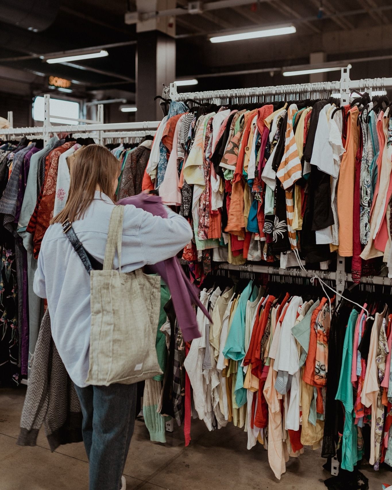 Este Fin De Semana Llega A Valencia El Mercado De Ropa Vintage Al Kilo