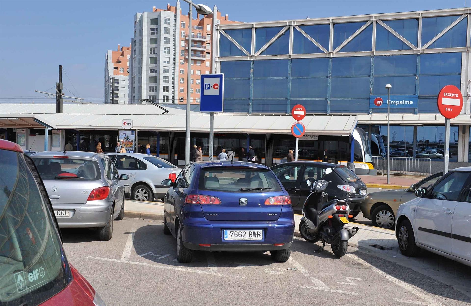 La Generalitat ofrece cerca de 1.500 plazas gratuitas de aparcamiento 