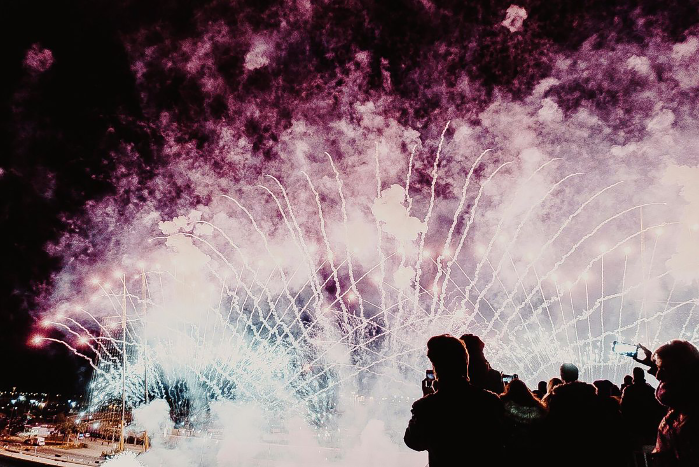 Música Gastronomía Y Fuegos Artificiales Llegan A La Marina De València