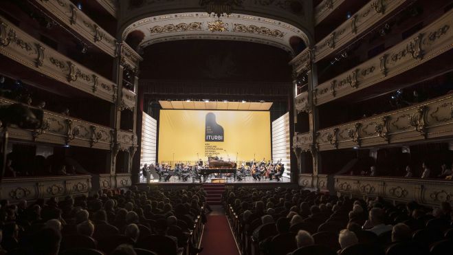 Un dels concerts del Premi Iturbi 2023 en el Teatre Principal de València