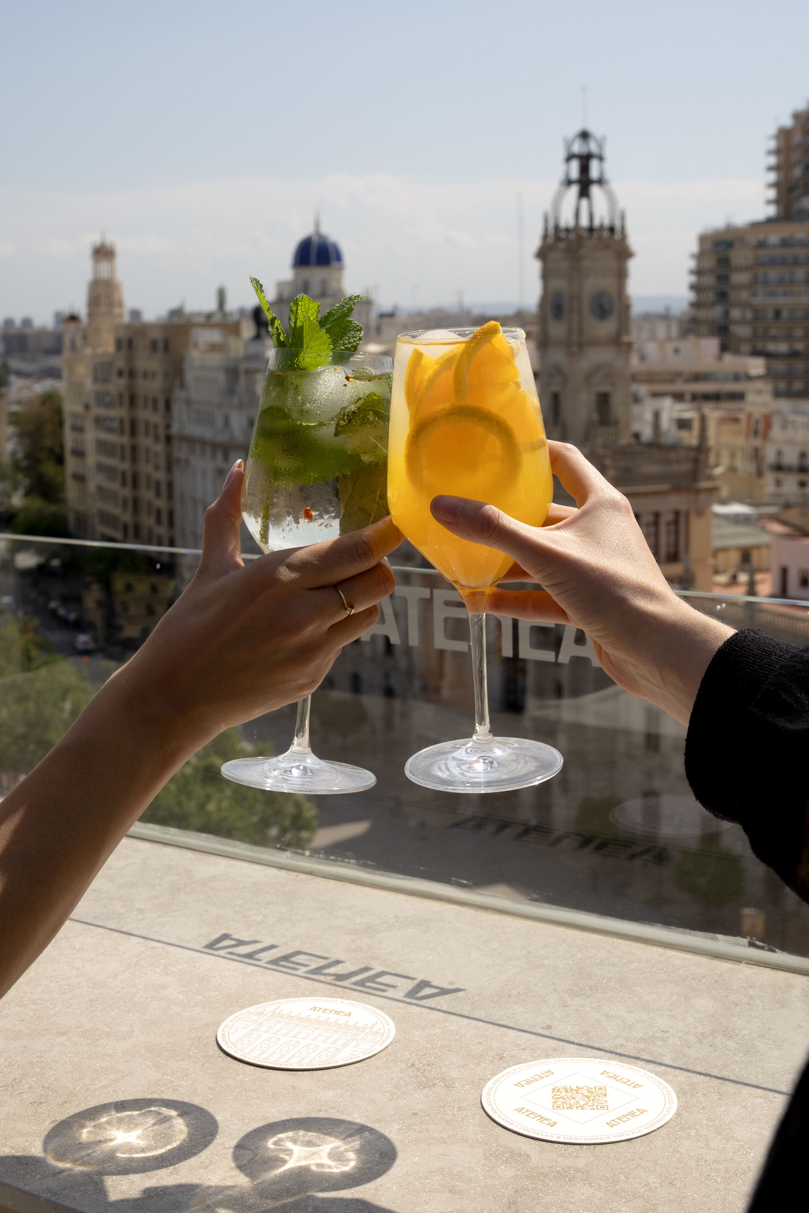 Còctels a la terrasa Ateneo Sky de València