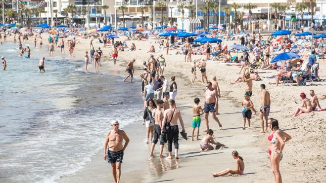 Platja de Benidorm, una de les ciutats més buscades d'Espanya per a l'estiu. Imatge de Joaquín Reina