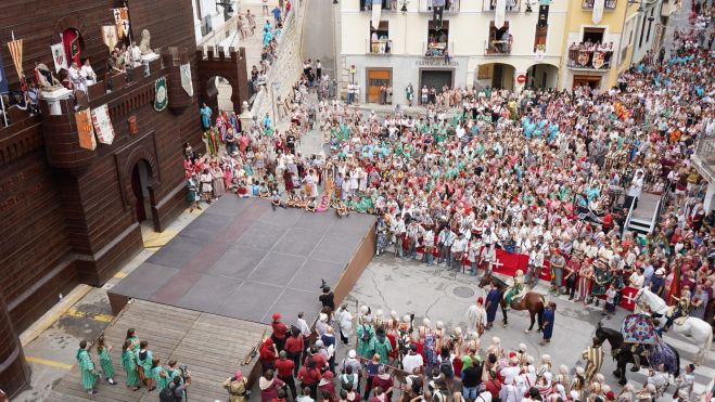 Un acto de la Semana Gran de las Fiestas de Moros y Cristianos de Ontinyent