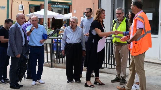 María José Catalá, alcaldessa de València, en la seua visita al barri de Sant Isidre