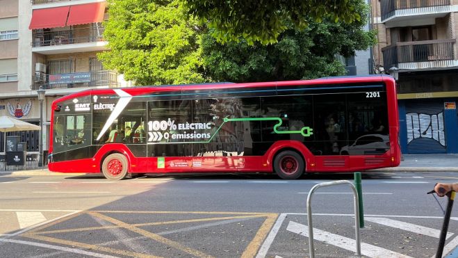 Un autobús de la EMT 100 % eléctrico