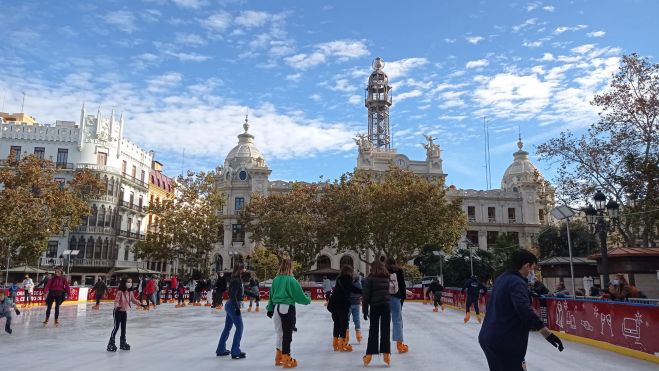 Pista de gel de València, en la plaça de l'Ajuntament