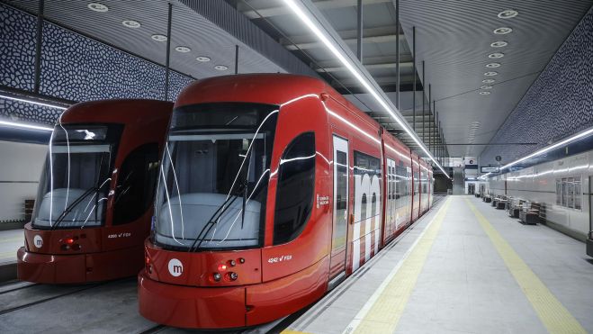 Dos convoyes de metro en la estación de Alacant de Metrovalencia. Imagen: Rober Solsona - Europa Press