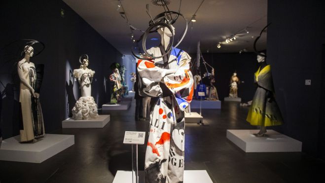 Exposició "Fashion Art" de Manuel Fernández en el MuVIM de València. Imatge: Abulaila