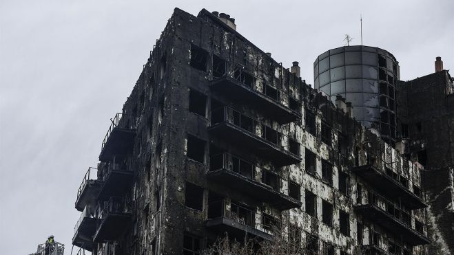 Edificio calcinado en el incendio de Campanar