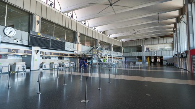 Interior del aeropuerto de Manises (València)