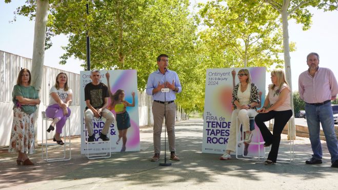 El alcalde de Ontinyent Jorge Rodríguez en la presentación de la Feria de Tiendas, Tapas y Rock 2024