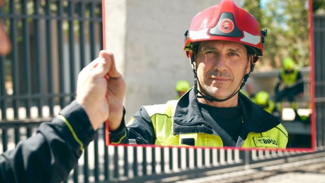 Imagen de un bombero de Campanar