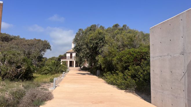 Camino de entrada a la Casa Forestal del Saler de València