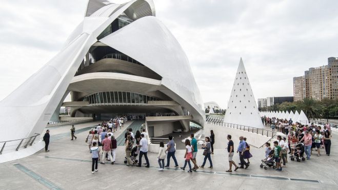 Una jornada de puertas abiertas en el Palau de Les Arts de València