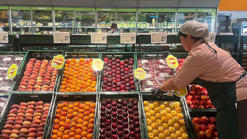 Secció de fruites a Consum