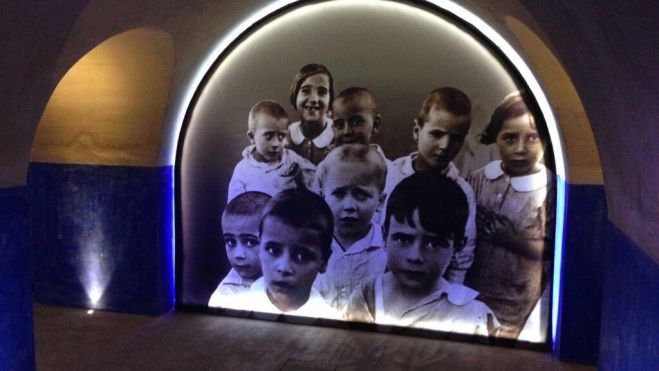 Interior del refugio antiaéreo del grupo escolar del Ayuntamiento de València