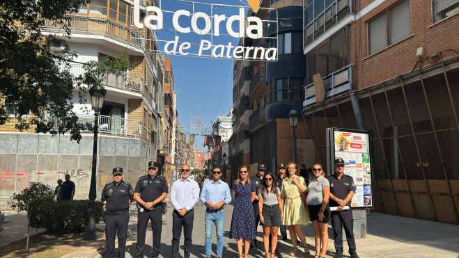 Visita al carrer Major i a l'Edifici de la Cordà de Paterna després de la celebració de la Junta de Seguretat