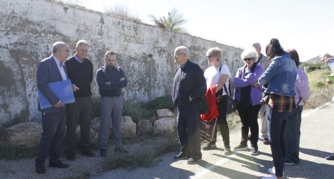 El Ayuntamiento apoya a los familiares de las víctimas fusiladas en Llíria durante la posguerra