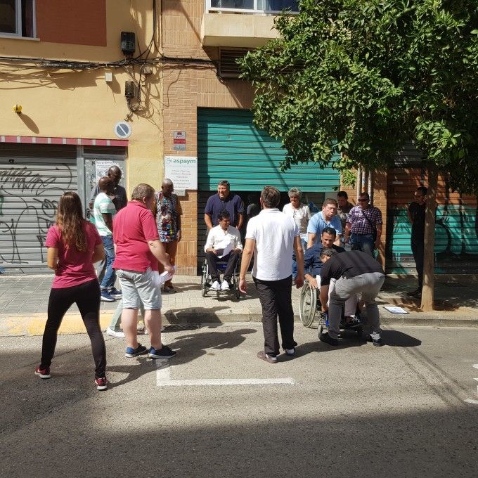 Los Taxistas Asalariados De Valencia Reclaman Mas Taxis Adaptados